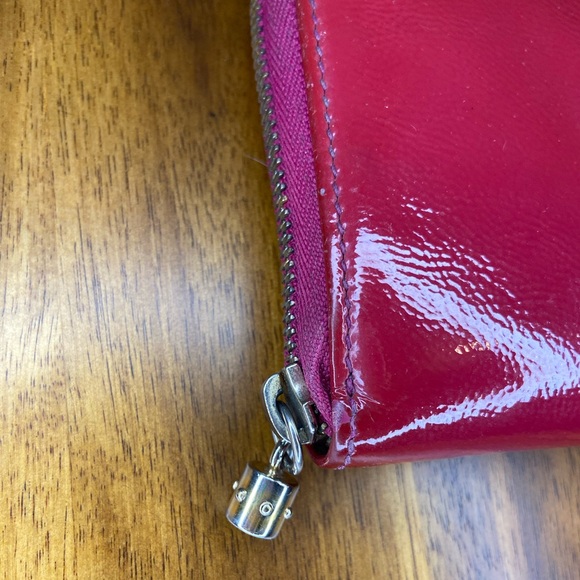 Gucci Red Zipper Large Monogram Logo GG Clutch Wallet - Picture 15 of 16